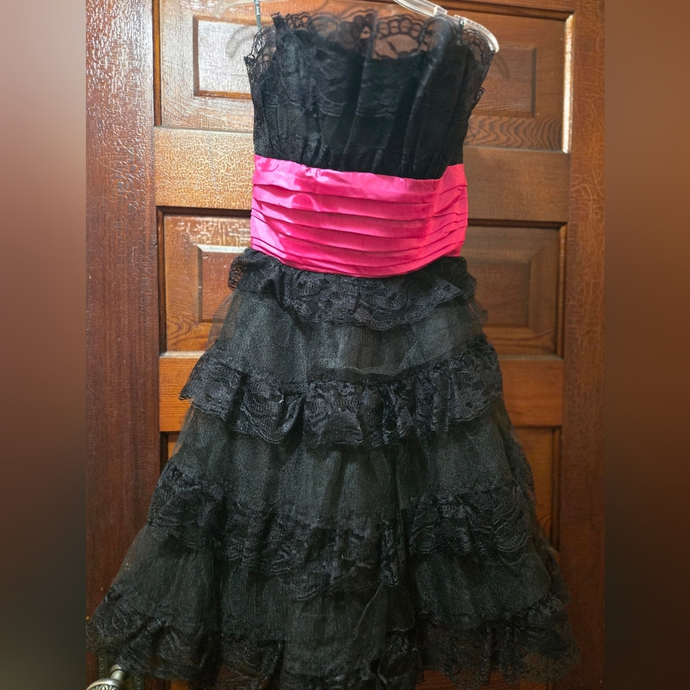 Gorgeous Vintage Betsey Johnson Black And Pink Prom Dress